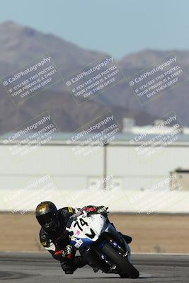 media/Jan-15-2026-Racers Edge (Thu) [[dfebeb70ab]]/3-B Group/Session 1 Turn 15/